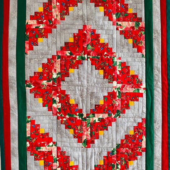 Christmas Wall Quilt - Picture 1 of 3